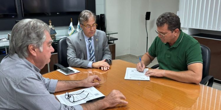 Município de Sumé assina Pacto Pela Primeira Infância e reforça compromisso com políticas para crianças de 0 a 6 anos