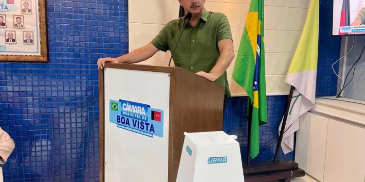 Prefeito de Boa Vista prestigia entrega de Moção de Aplauso a policiais militares que atuam na cidade