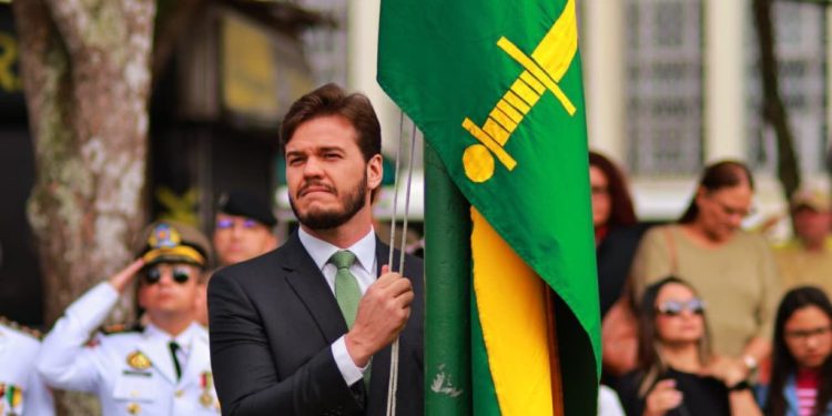 Prefeito prestigia desfile cívico do 7 de Setembro e destaca tradição de Campina: “Nossa cidade sempre deu valor às datas cívicas”