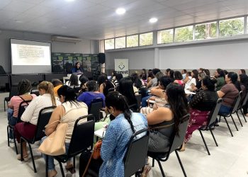 Prefeitura de Campina Grande promove capacitação sobre os prejuízos no uso excessivo de telas e conteúdos inadequados para crianças na primeira infância