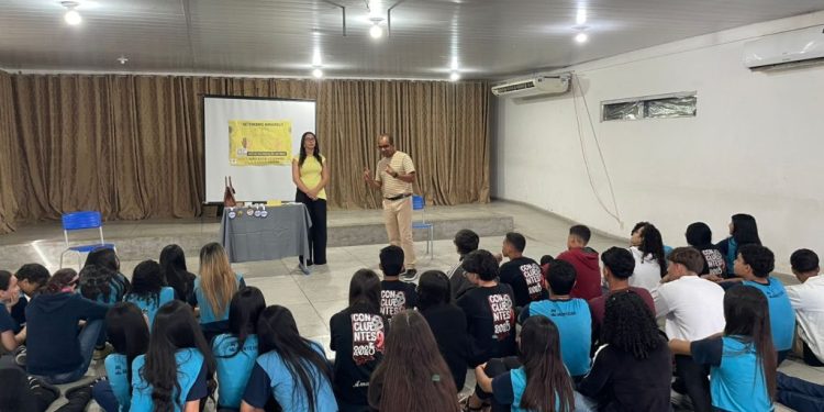 Secretarias de Esportes e Saúde realizam em parceria palestras nas escolas de Monteiro sobre Setembro Amarelo e Movimenta Monteiro