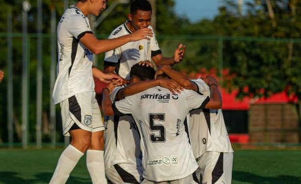 TREZE FUTEBOL CLUBE VENCE O AMÉRICA-PE E AVANÇA NA COPA CARPINA SUB-16