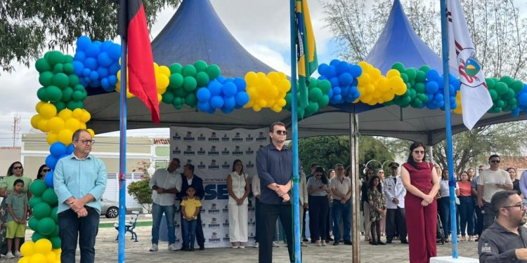 Desfile cívico-militar marca celebração do 7 de setembro em Sumé