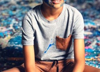 Jovem artista campinense de 9 anos viaja para expor obras no Museu do Louvre com apoio da Prefeitura de Campina Grande