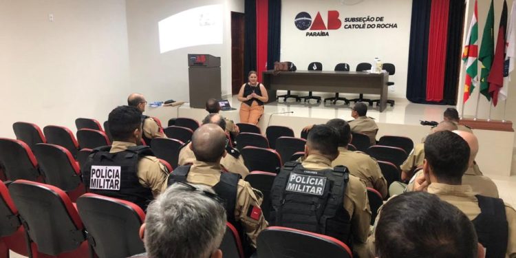 POLICIAIS MILITARES DO 12º BATALHÃO PARTICIPAM DE PALESTRA SOBRE DIREITOS HUMANOS E DIVERSIDADE