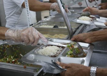 Prefeitura reforça segurança alimentar com 1,2 milhão de refeições distribuídas até setembro de 2025