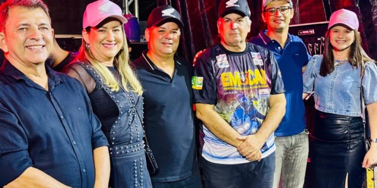 Prefeita Ana paula e vice-prefeito Cajó Menezes prestigiam a 19º edição da EMOCAP Prefeita Ana paula e vice-prefeito Cajó Menezes prestigiam a 19º edição da EMOCAP