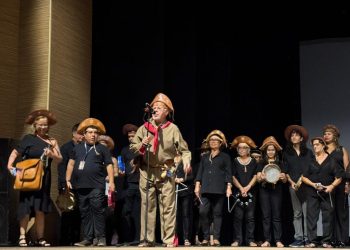 Festival Estrelas da Borborema lota Teatro Municipal para celebrar o ano letivo do Centro Cultural Lourdes Ramalho e da Estação Ciência