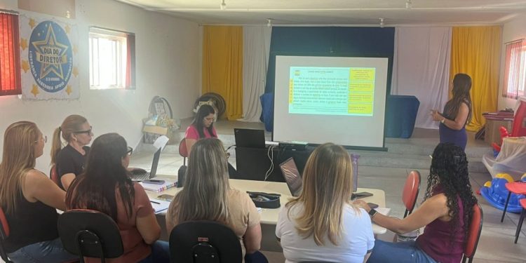 Educação realiza mais uma etapa de formação com o Programa Educar Pra Valer
