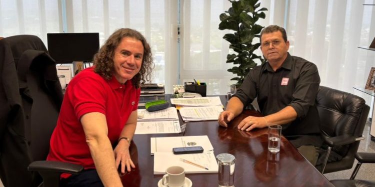 Em Brasília: Prefeito Manezinho busca novos recursos para o município junto ao senador Veneziano