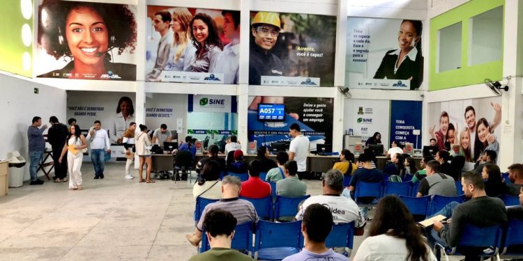 Sine Municipal de Campina Grande oferece 408 vagas de emprego por meio de empresas parceiras