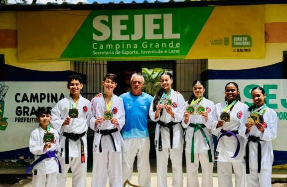 Com apoio da Prefeitura de Campina Grande, equipe do Plínio Lemos conquista oito medalhas no Campeonato Brasileiro de Karatê