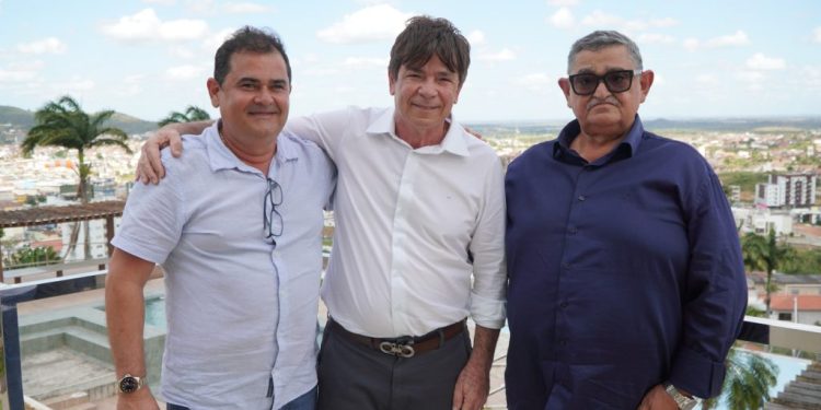 Indústria em movimento: presidente da FIEPB visita fábricas da Guaraves e reforça apoio ao setor produtivo da Paraíba