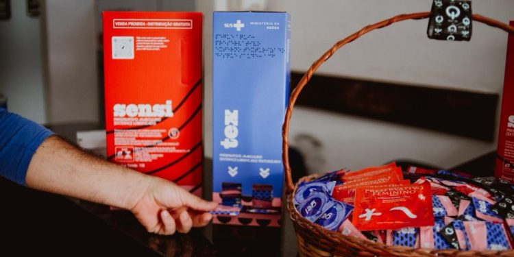 Secretaria de Saúde alerta sobre os cuidados com a saúde sexual de pessoas idosas