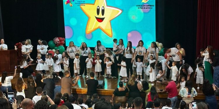 Cantata do Natal da Inclusão celebra protagonismo de crianças e adolescentes com autismo em Campina Grande