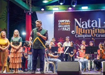 Natal da Educação abre programação dentro do Natal Iluminado e dá início às apresentações das escolas municipais