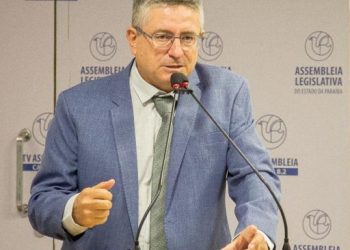 Em clima de Natal, Dr. Romualdo anuncia recursos para orfanato de Monteiro