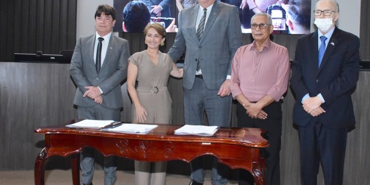 Paraíba  FIEPB assina Termo de Cooperação Técnica com TJPB para execução do Programa Novos Caminhos na Paraíba