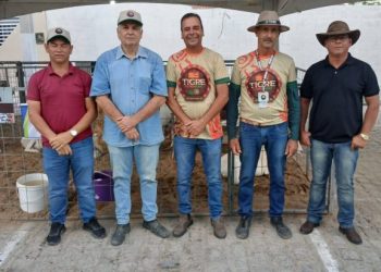 Vice-prefeito Cajó Menezes e equipe da Secretaria de Agricultura prestigiam 1ª Expotigre