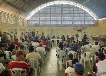 Prefeitura de Sumé promove diálogo com feirantes sobre organização da feira livre