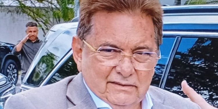 Adriano Galdino afirma que nunca recebeu convite para ocupar vaga de vice-governador na chapa majoritária, e que seu objetivo é sua reeleição para deputado estadual