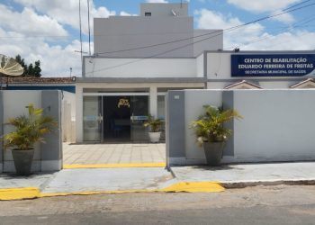 MONTRAN executa sinalização viária em frente ao Centro de Reabilitação Eduardo Ferreira de Freitas