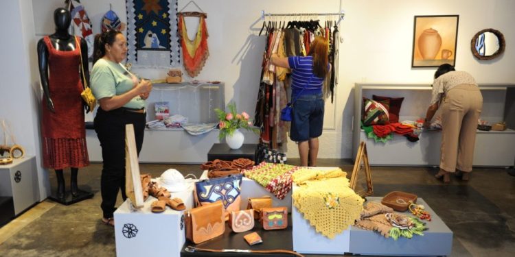 Economia Criativa: Sala do Artesão de Monteiro movimenta mais de R$ 7 mil em três meses Economia Criativa: Sala do Artesão de Monteiro movimenta mais de R$ 7 mil em três meses