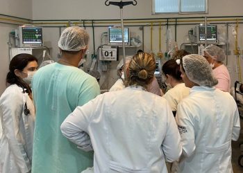 Equipe do Hospital Edson Ramalho salva bebê vítima de choque elétrico após uma hora de reanimação