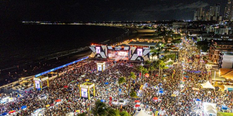 Festival Forró Verão arrasta multidão para shows de Dorgival Dantas, Desejo de Menina, Sâmya Maia e Duquinha