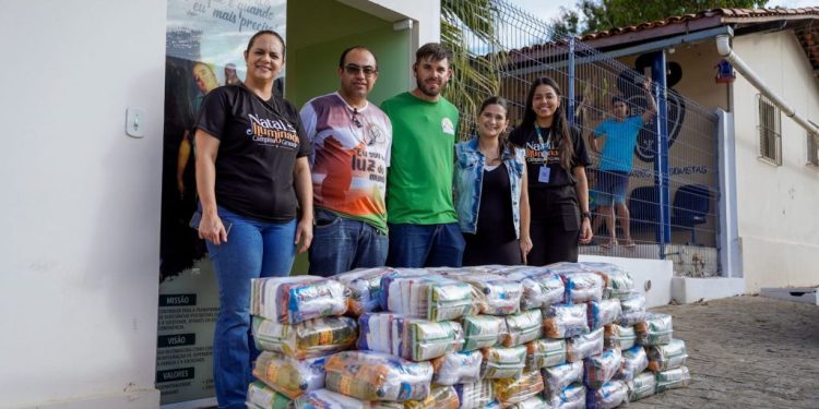 Natal Iluminado: Prefeitura de Campina Grande distribui cestas básicas custeadas com parte do valor arrecado em estacionamento do evento