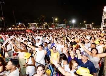 Réveillon reúne mais de 500 mil pessoas na Orla para receber o novo ano com show de Jota Quest, fogos silenciosos e ampla estrutura de serviços