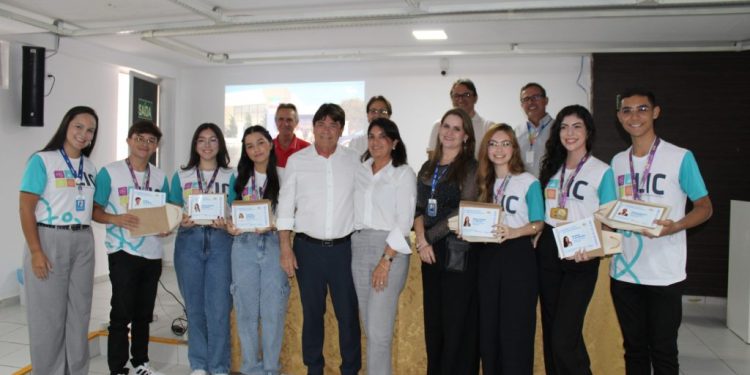 Inédito: presidente da FIEPB anuncia reforma do centro de atividades e viagem de estudantes da Escola SESI Patos à feira de ciências na Itália