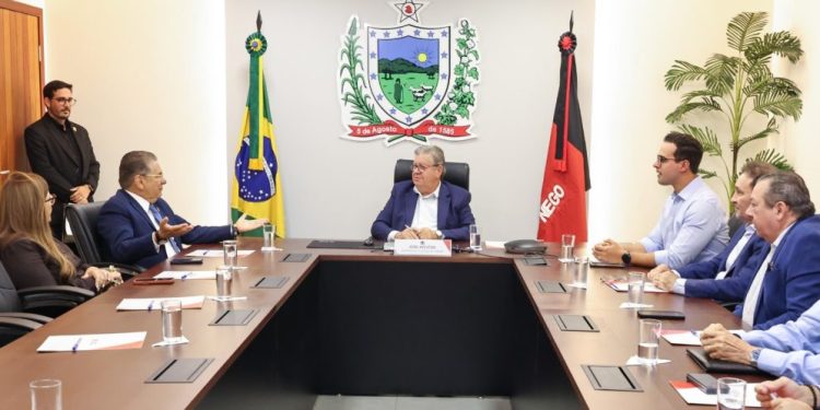 João Azevêdo autoriza construção de rodovia de R$ 33 milhões ligando Pocinhos a Olivedos João Azevêdo autoriza construção de rodovia de R$ 33 milhões ligando Pocinhos a Olivedos