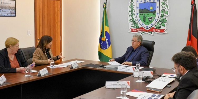 João Azevêdo se reúne com representantes do Grupo Ser Educacional para viabilizar parcerias no Ensino Técnico