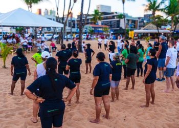 Governo reforça cuidado com a saúde mental em ação do Janeiro Branco na orla de João Pessoa