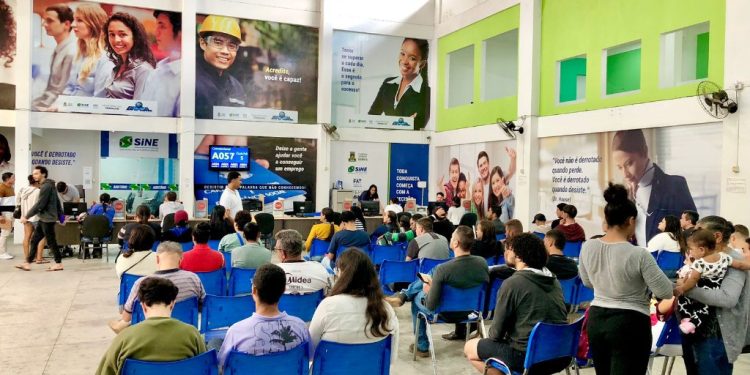Campina Grande inicia semana com 832 vagas de emprego, conforme sistema de cadastro do Sine Municipal