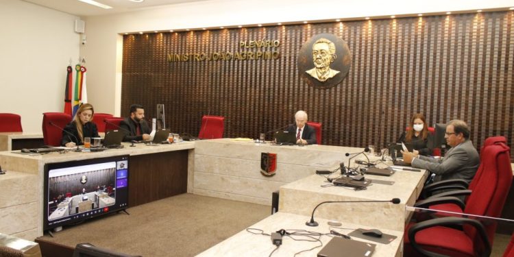 Câmara do TCE-PB acata denúncia de contratos indevidos de professores em  detrimento dos concursados