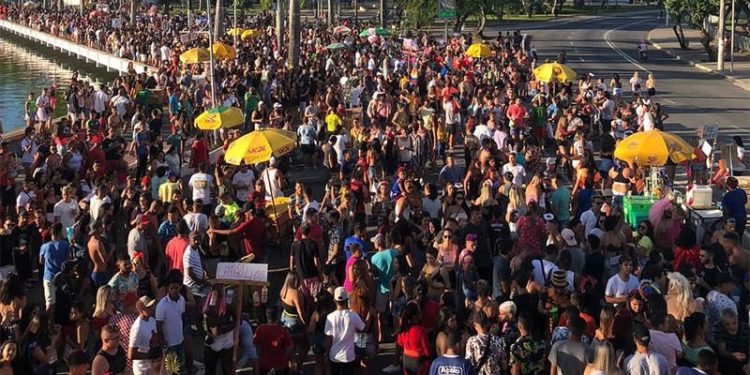 Carnaval em Campina: blocos do Auri, Peru na Mão e MR Folia colorem a cidade de alegria neste domingo (22)