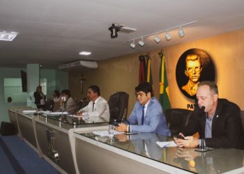 Sessão é marcada por debates sobre segurança, saúde, meio ambiente e gestão pública
