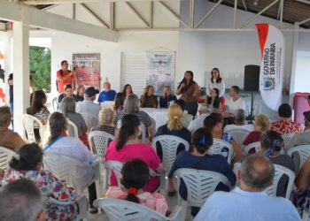 Em Campina Grande: entrega de relógios para monitorar saúde beneficia moradores do Cidade Madura