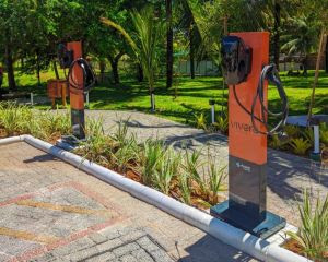 Condomínios paraibanos se adaptam à norma dos Bombeiros que torna recarga de carros elétricos mais segura