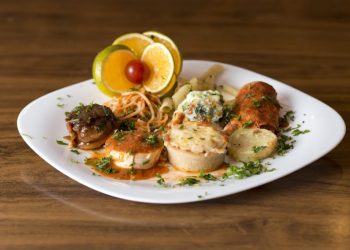 Agevisa orienta população sobre os cuidados com a alimentação e a saúde no período carnavalesco