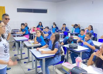 Disciplina de Poesia Popular abre o ano letivo com valorização cultural e participação de artista monteirense