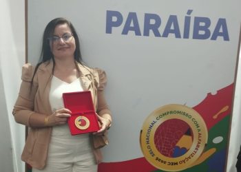 Sumé recebe selo ouro por alfabetização na idade certa