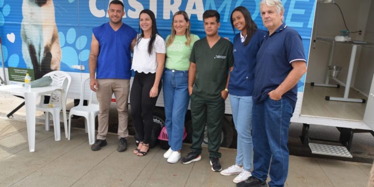 Feira de Adoção de animais é realizada com sucesso pela Secretaria de Saúde de Monteiro e cães recebem novo lar