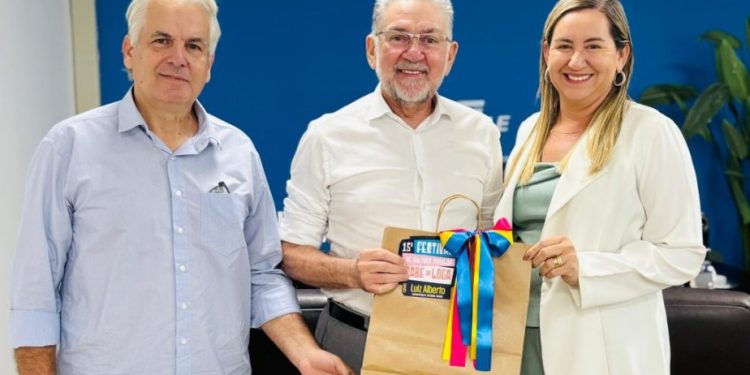 Prefeita Ana Paula e vice-prefeito Cajó Menezes se reúnem com superintendente do Sebrae