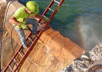 Prefeitura de Campina Grande realiza manutenção preventiva no sangradouro do Açude Velho