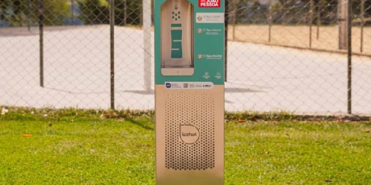 Prefeitura e Sicoob firmam parceria para instalação de totens de hidratação em espaços públicos