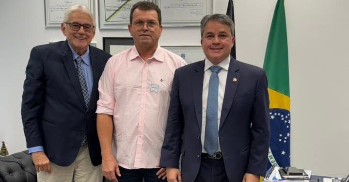 Sumé garante mais R$ 10 milhões com senador Efraim após agenda do prefeito em Brasília