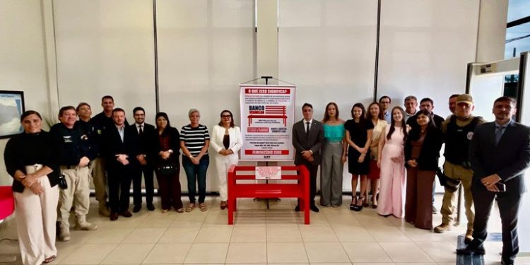 Primeira semana do Mês da Mulher é marcada por lançamento do Banco Vermelho e exposição na Paraíba